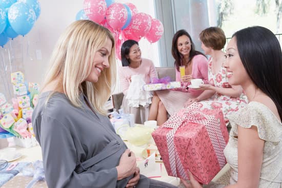 This Baby Shower Gift Guide is a great resource for buying awesome baby shower gifts for the mother-to-be and her bundle of joy!