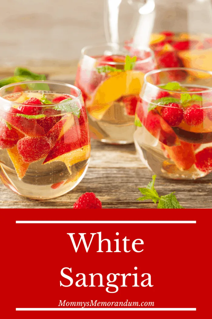 Excellent choices for this easy white sangria recipe are Moscato, Riesling, Pinot Grigio, Chardonnay, and White Zinfandel.