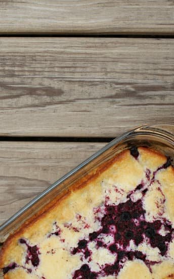 These delicious and easy Blueberry Cheesecake Bars are sinfully scrumptious