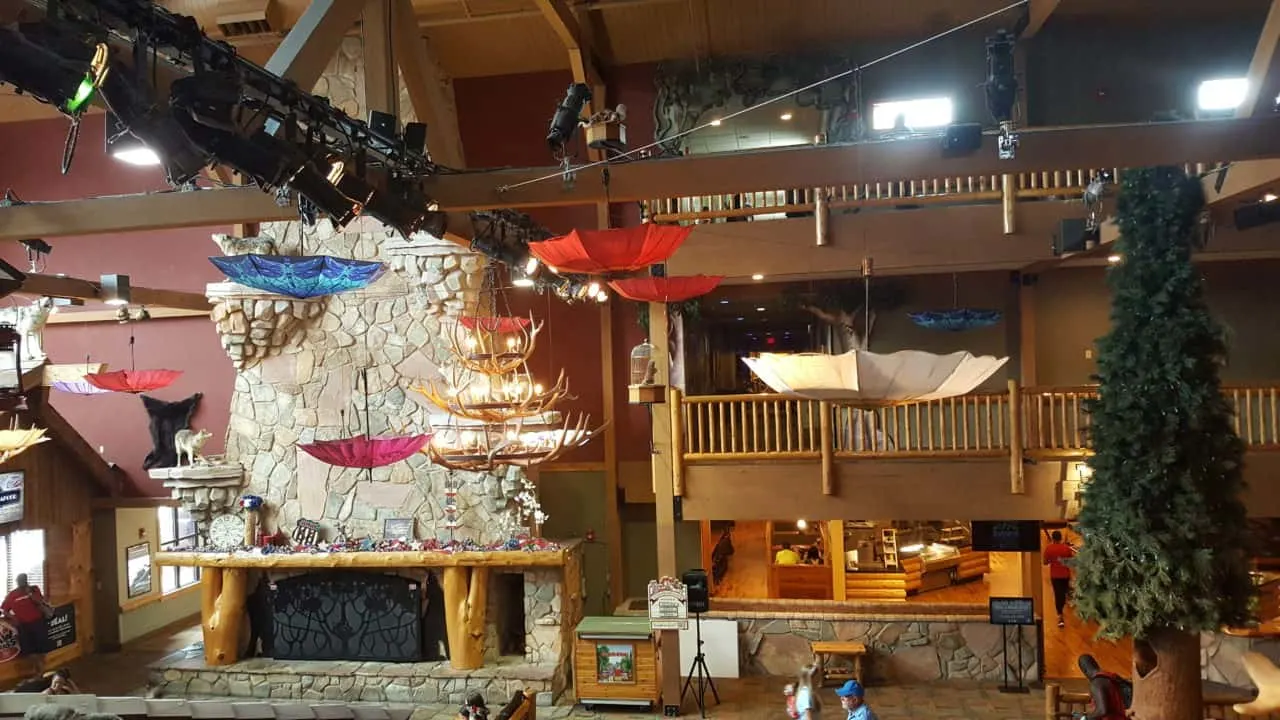 inside great wolf lodge williamsburg