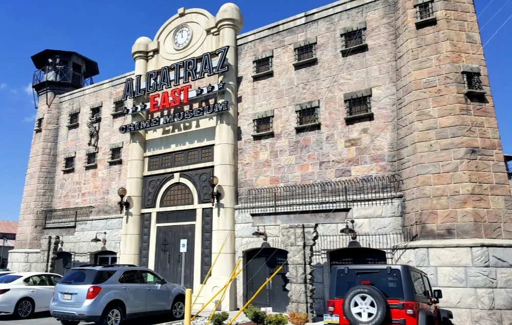 alcatraz east pigeon forge