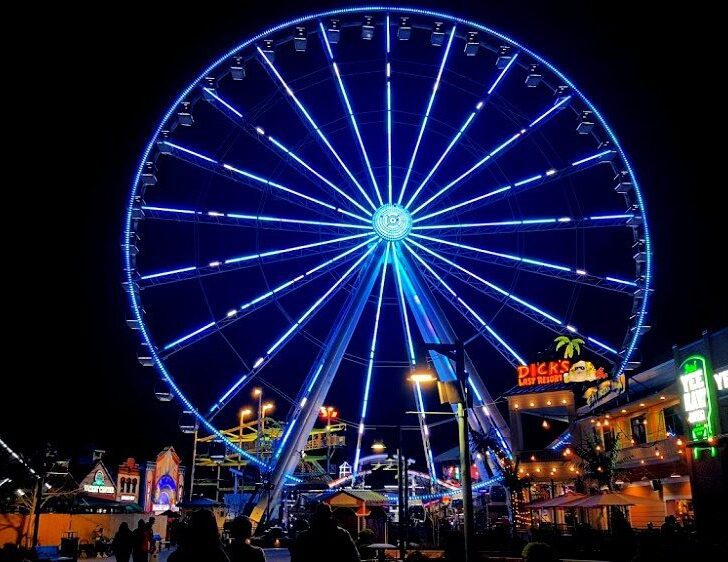 the wheel in blue