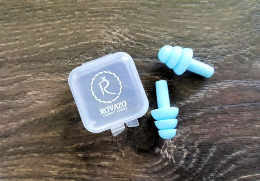 hellomd april box rovazo silicone ear plugs (1)