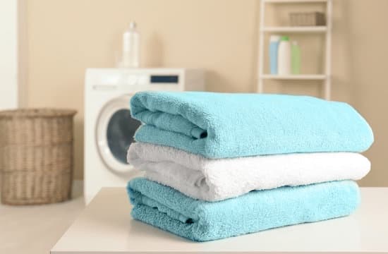 Your laundry room cabinets are something that you will want to think about for a while in order to get the best setup for you and your family.  Here are the top 5 laundry room cabinet ideas For Your Home.