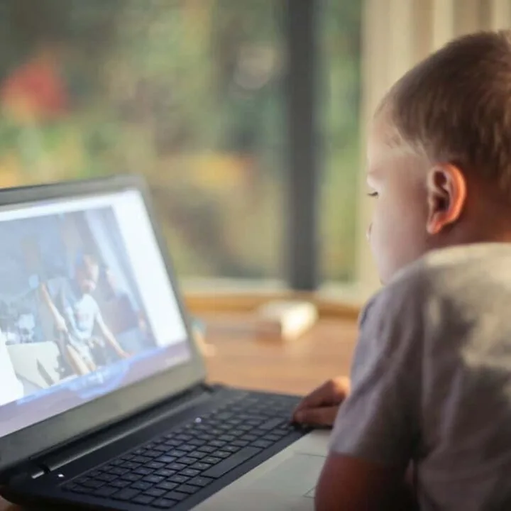 Today we look at 5 ways how any parent can use screen time to educate their child and turn that negative screen time into something productive: