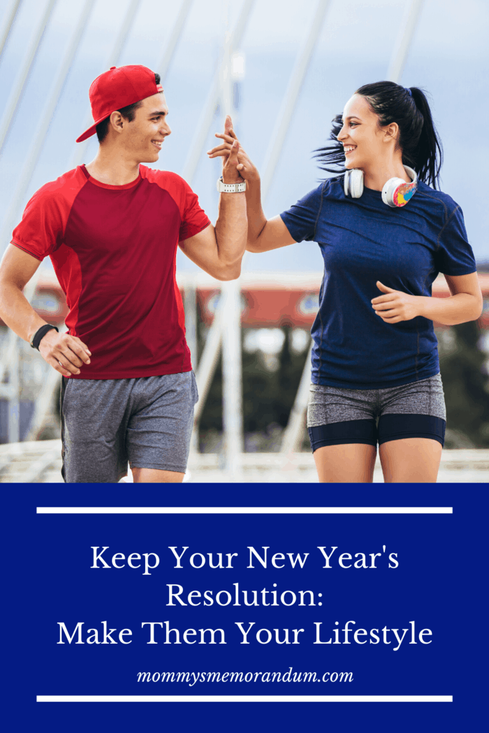 man and woman keeping each other accountable for new year's resolutions