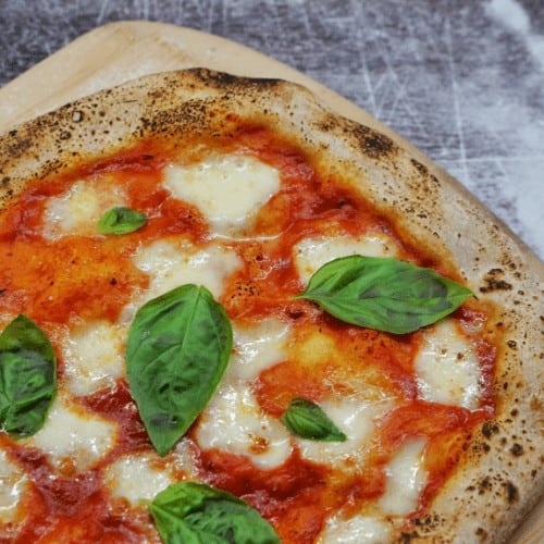 cheese and basil pizza