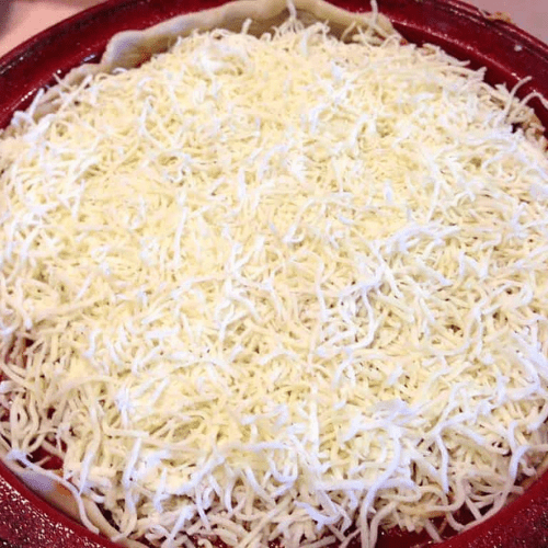 more mozzarella cheese on priazzo