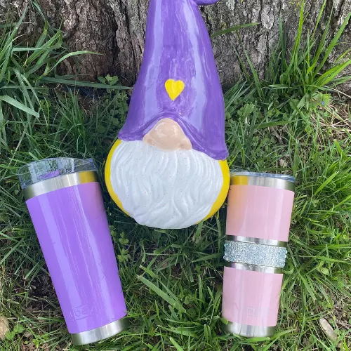 mybevi tumblers in grass with gnome
