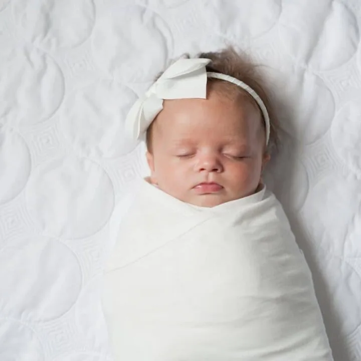 6 ways to foster healthy sleep habits for your newborn