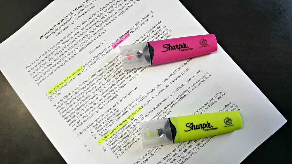 Sharpie clear view highlighter in pink and yellow