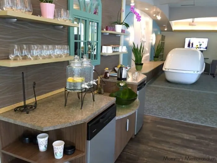 aquafloat refreshments in lobby