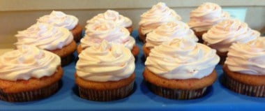 frosted-strawberry-cupcakes