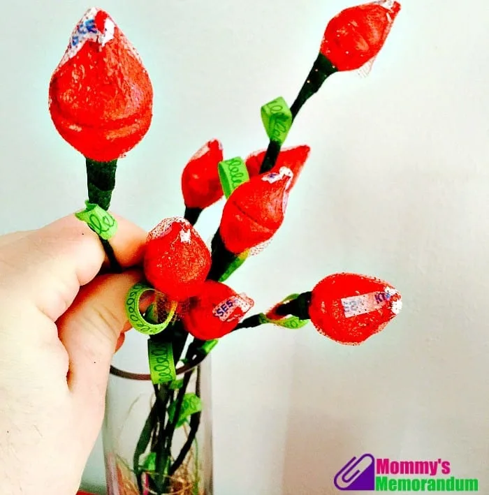 How to make a Hershey Kiss Rose hershey kisses roses in vase ready to gift