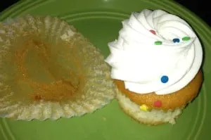 how to eat a cupcake