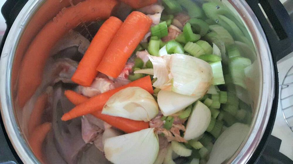 instant pot chicken broth add onion