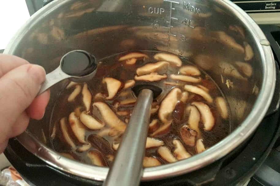 instant pot pho gao adding fish sauce