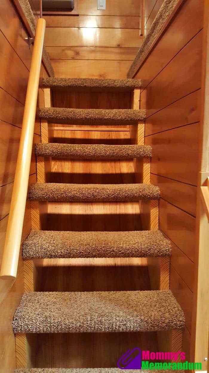kings dominion deluxe cabin stairs