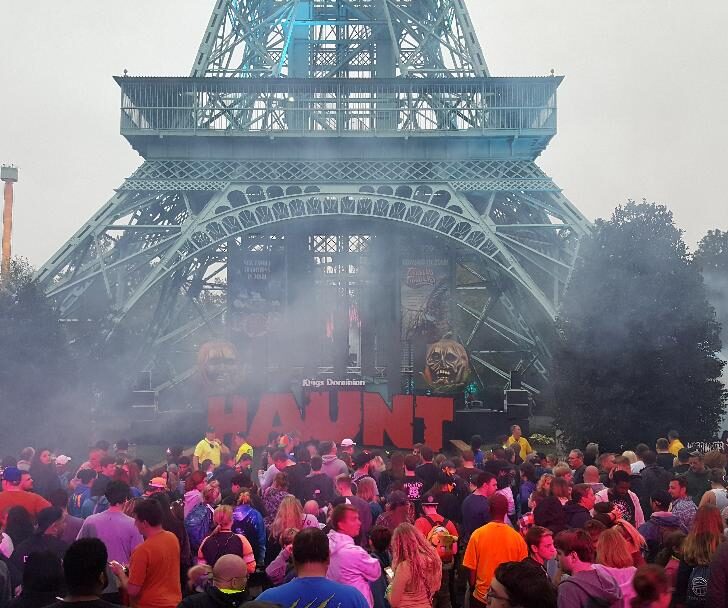 kings dominion haunt preparing for opening ceremony