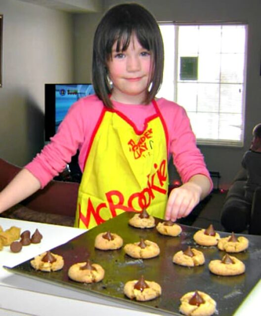 Peanut Butter Blossom Cookies Recipe • Mommy's Memorandum