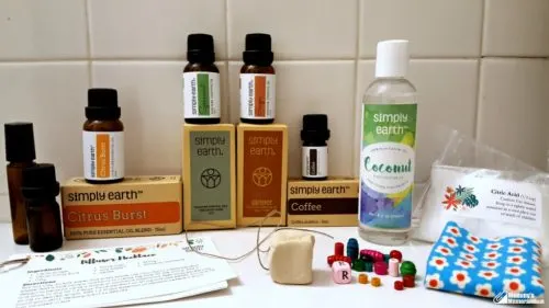 simply-earth essential oils-december-bring-in-the-holidays-subscription-box