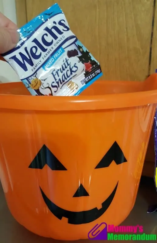 welchs-fruit-snacks-one-for-every-trick-or-treater