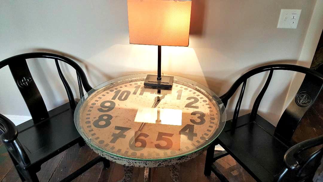 windsor boutique hotel clock table in room 204