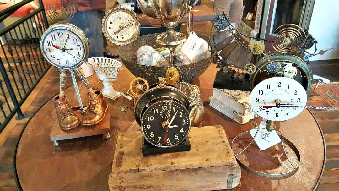 windsor boutique hotel shop next door clocks